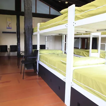 Hostal Uztartza *