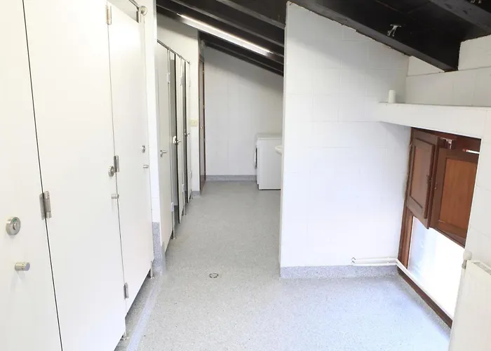 Uztartza بيت شباب