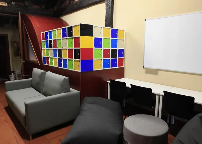 بيت شباب Uztartza Aduna